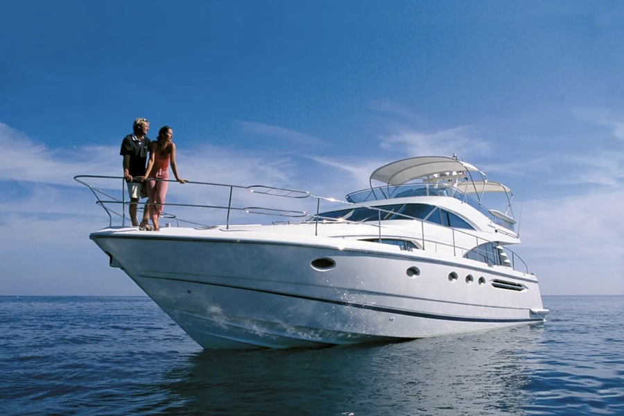 Experience the Freedom of the Open Sea: Renting a Yacht